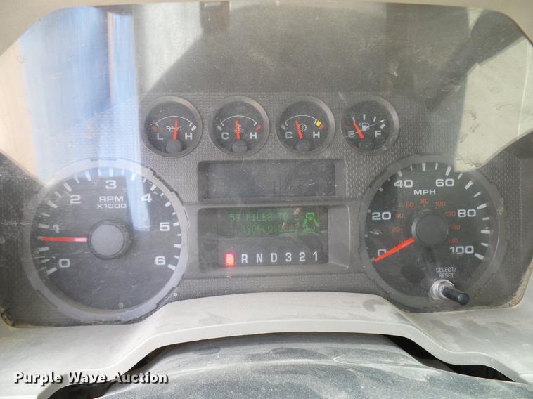 image for item DD8327 2008 Ford F450 Super Duty Crew Cab flatbed truck