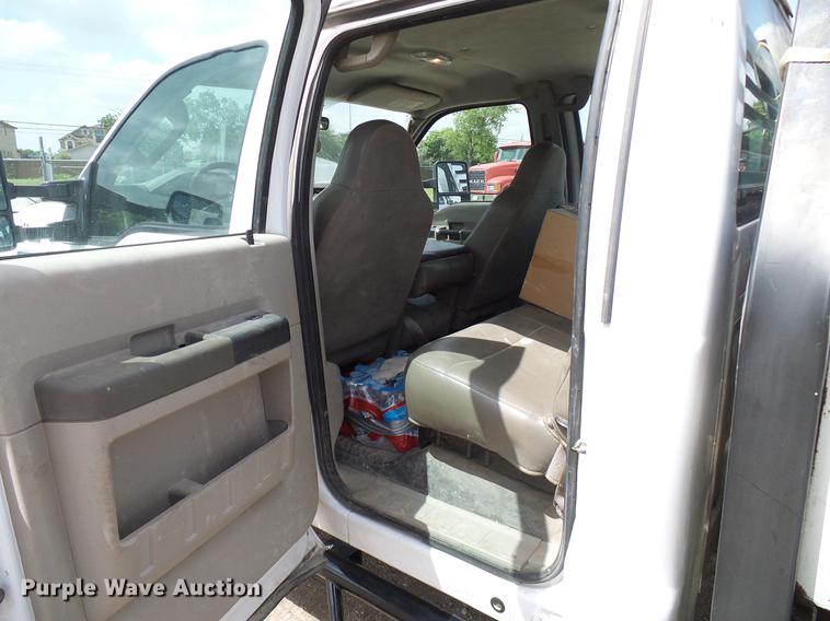 image for item DD8327 2008 Ford F450 Super Duty Crew Cab flatbed truck