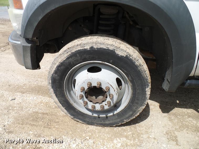 image for item DD8327 2008 Ford F450 Super Duty Crew Cab flatbed truck