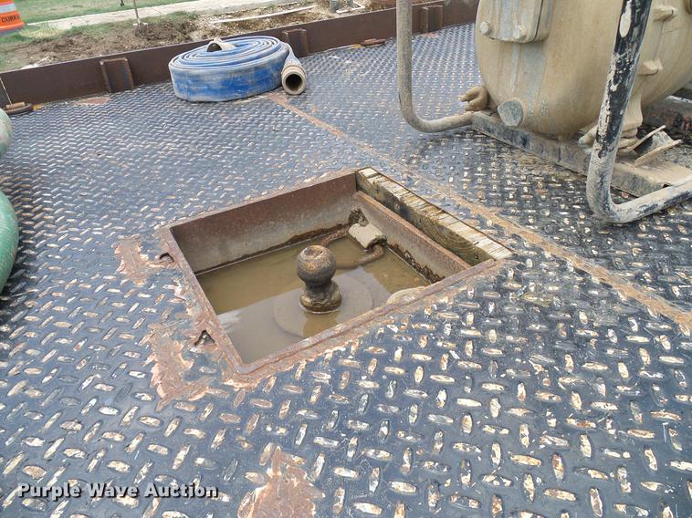 image for item DD8330 2014 Ford F550 Super Duty flat bed truck