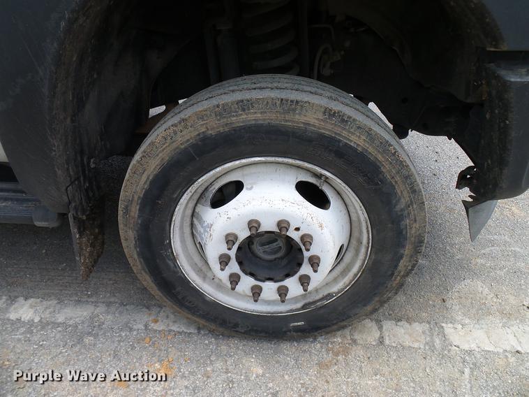 image for item DD8330 2014 Ford F550 Super Duty flat bed truck