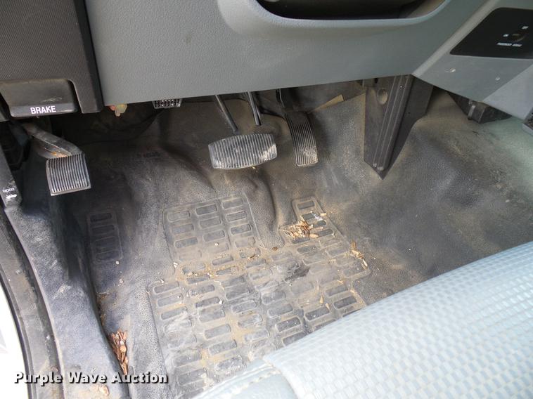 image for item DD8332 2013 Ford F450 Super Duty service truck