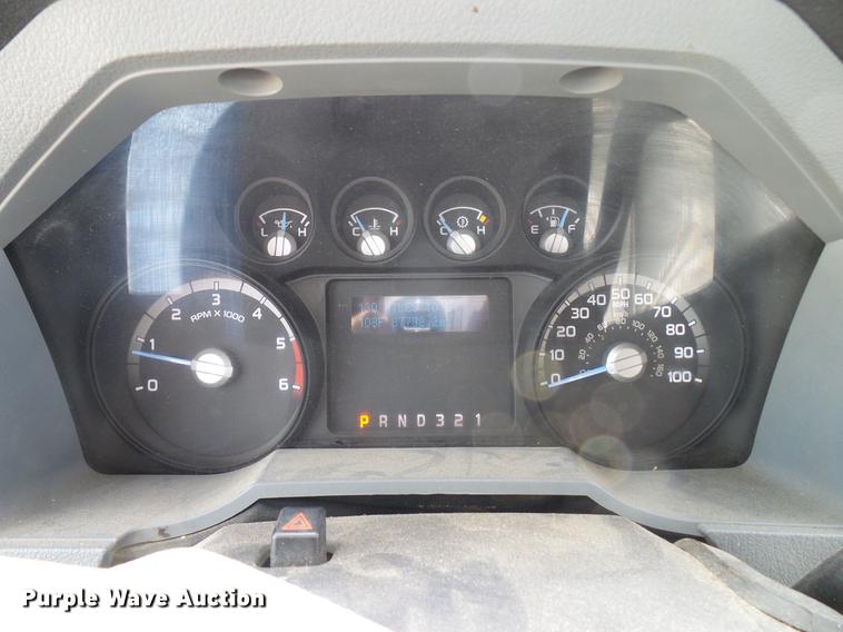 image for item DD8332 2013 Ford F450 Super Duty service truck