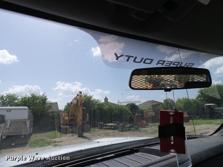 image for item DD8332 2013 Ford F450 Super Duty service truck