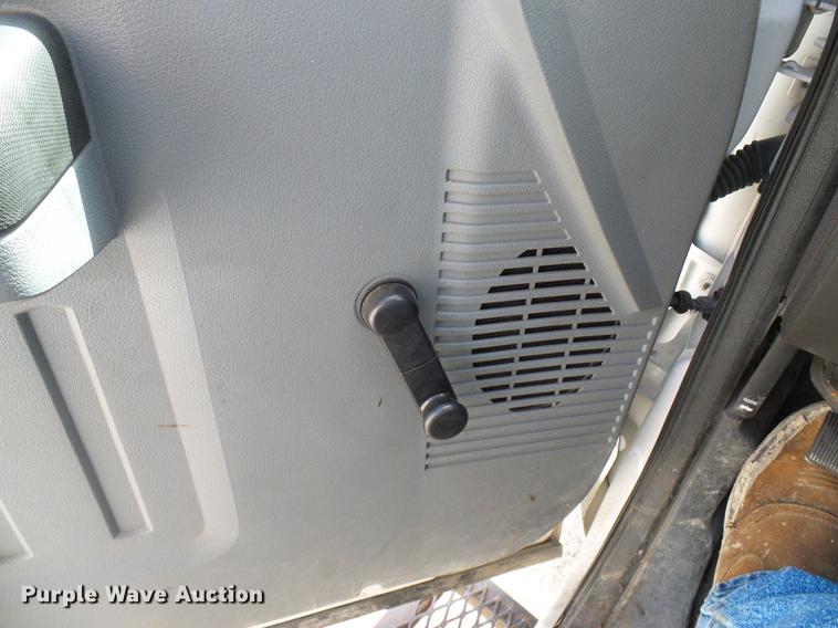 image for item DD8332 2013 Ford F450 Super Duty service truck