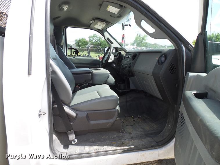 image for item DD8332 2013 Ford F450 Super Duty service truck