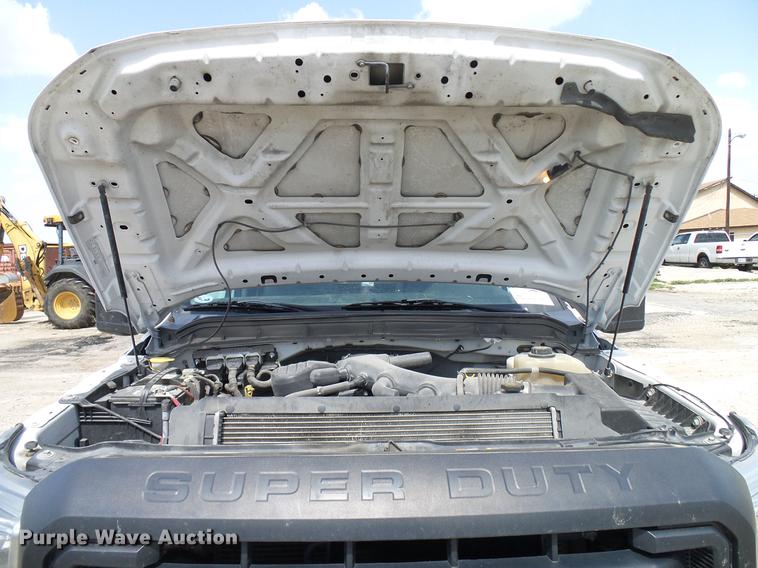 image for item DD8332 2013 Ford F450 Super Duty service truck