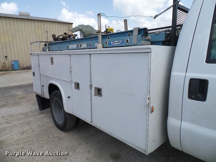 image for item DD8332 2013 Ford F450 Super Duty service truck