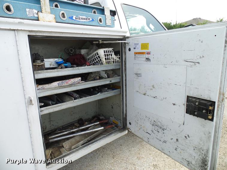 image for item DD8332 2013 Ford F450 Super Duty service truck