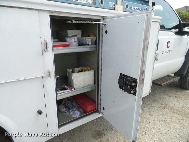 image for item DD8332 2013 Ford F450 Super Duty service truck