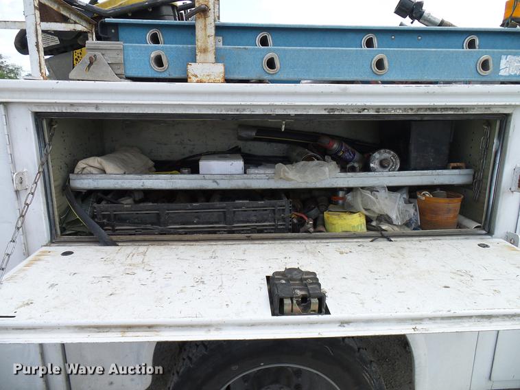 image for item DD8332 2013 Ford F450 Super Duty service truck