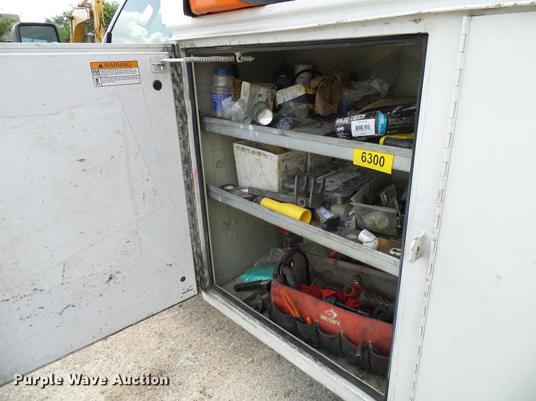 image for item DD8332 2013 Ford F450 Super Duty service truck