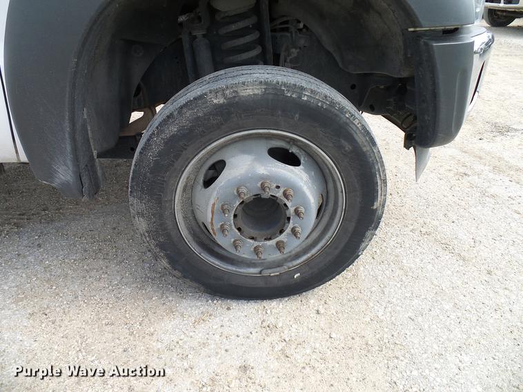 image for item DD8332 2013 Ford F450 Super Duty service truck