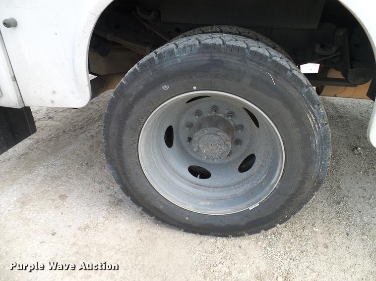 image for item DD8332 2013 Ford F450 Super Duty service truck