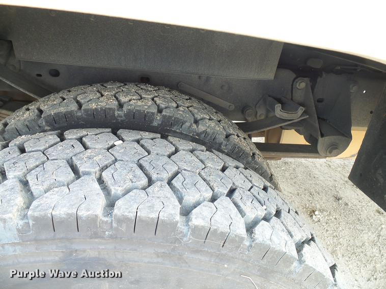 image for item DD8332 2013 Ford F450 Super Duty service truck