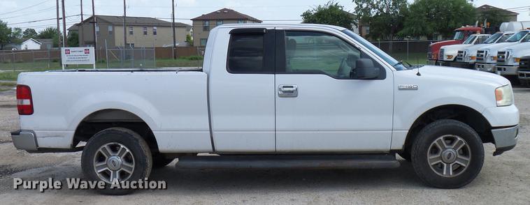 image for item DD8335 2005 Ford F150 SuperCab pickup truck
