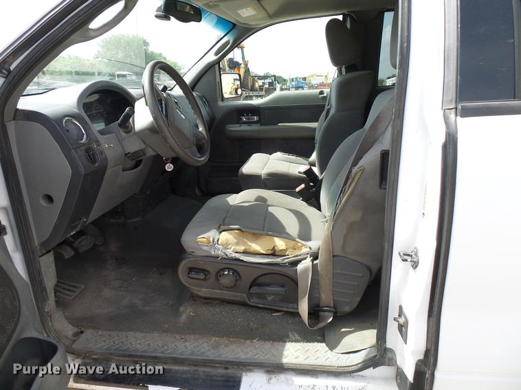 image for item DD8335 2005 Ford F150 SuperCab pickup truck