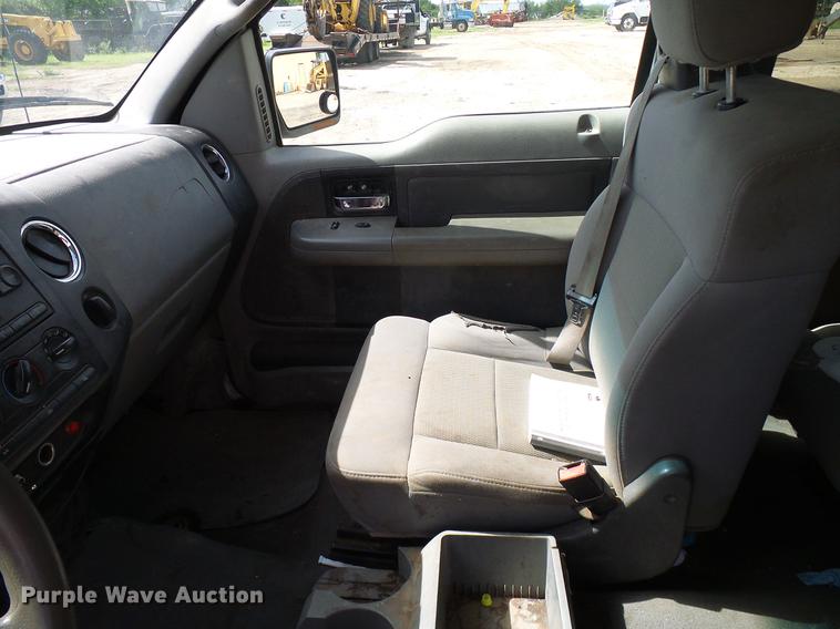 image for item DD8335 2005 Ford F150 SuperCab pickup truck