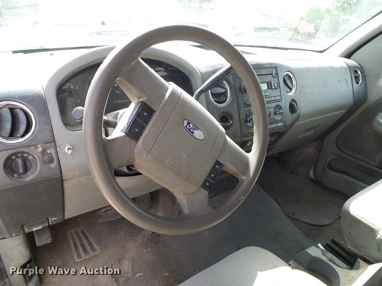 image for item DD8335 2005 Ford F150 SuperCab pickup truck