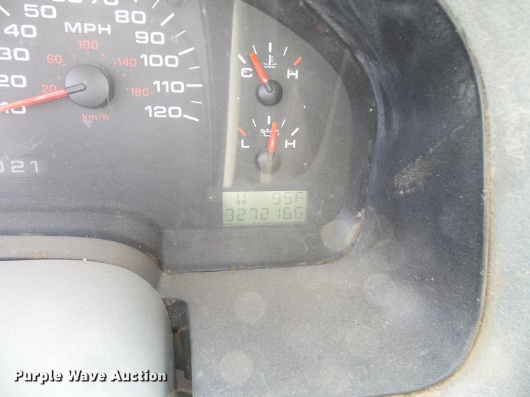 image for item DD8335 2005 Ford F150 SuperCab pickup truck