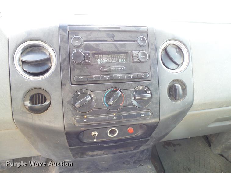 image for item DD8335 2005 Ford F150 SuperCab pickup truck