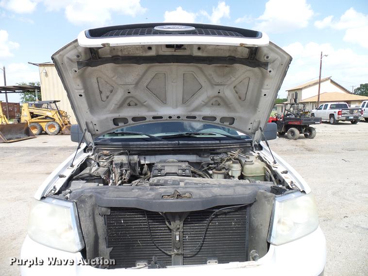 image for item DD8335 2005 Ford F150 SuperCab pickup truck