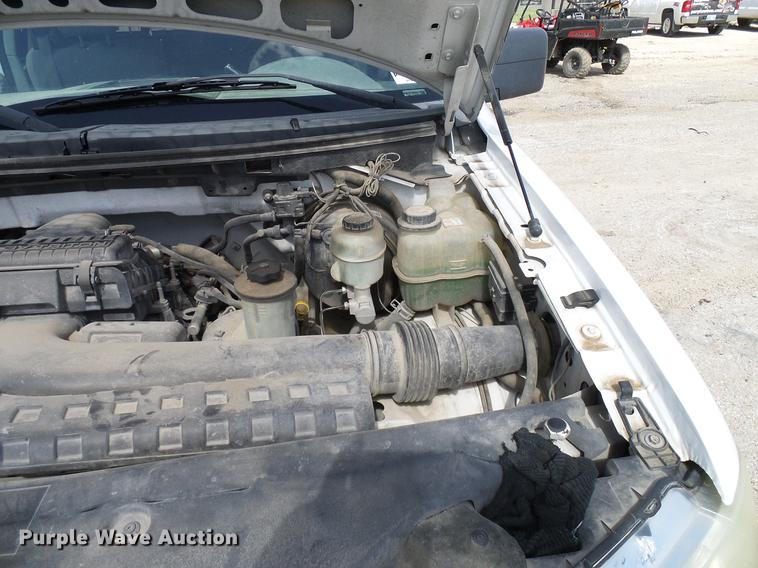 image for item DD8335 2005 Ford F150 SuperCab pickup truck