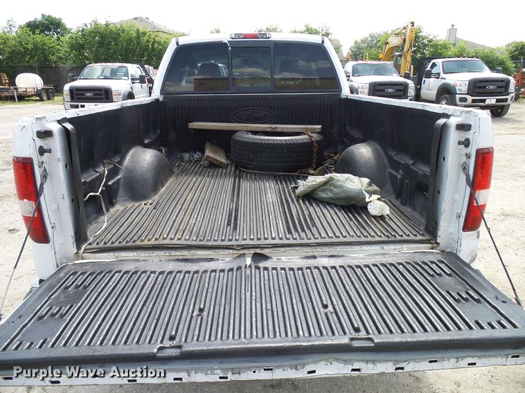 image for item DD8335 2005 Ford F150 SuperCab pickup truck