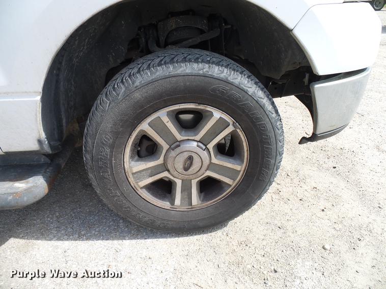 image for item DD8335 2005 Ford F150 SuperCab pickup truck