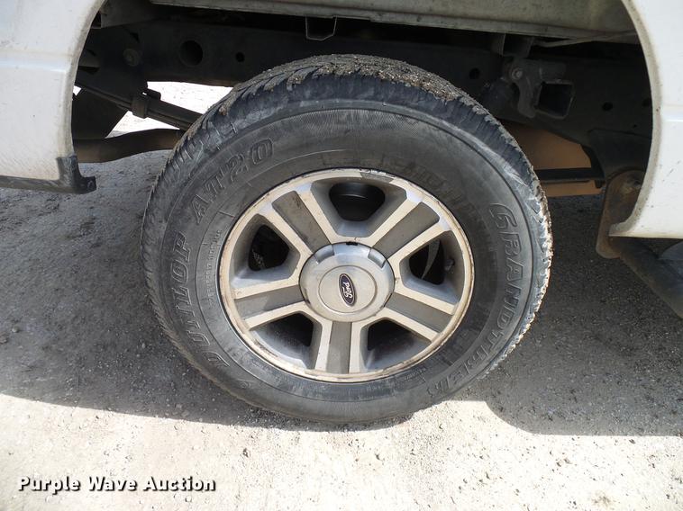 image for item DD8335 2005 Ford F150 SuperCab pickup truck