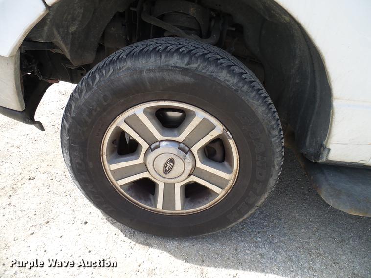 image for item DD8335 2005 Ford F150 SuperCab pickup truck