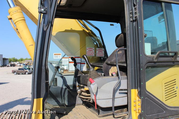 image for item DE3845 2006 Komatsu PC300LC-7L excavator