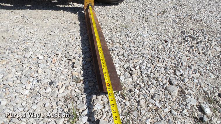image for item DE4834 International 4500B forklift
