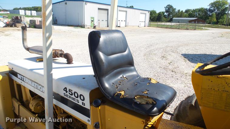 image for item DE4834 International 4500B forklift
