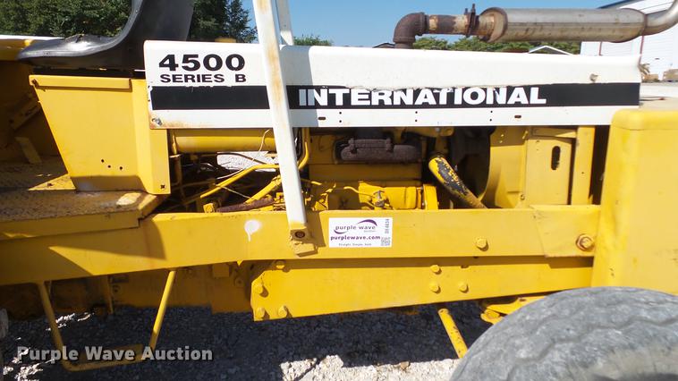 image for item DE4834 International 4500B forklift