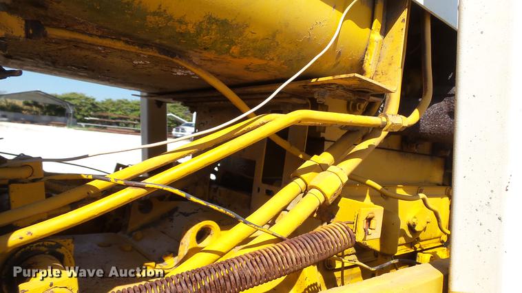 image for item DE4834 International 4500B forklift