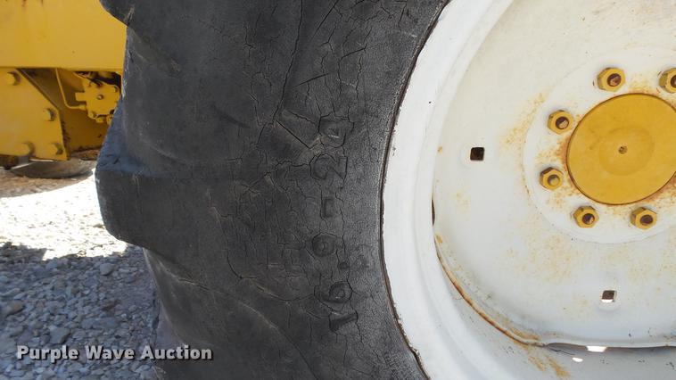 image for item DE4834 International 4500B forklift