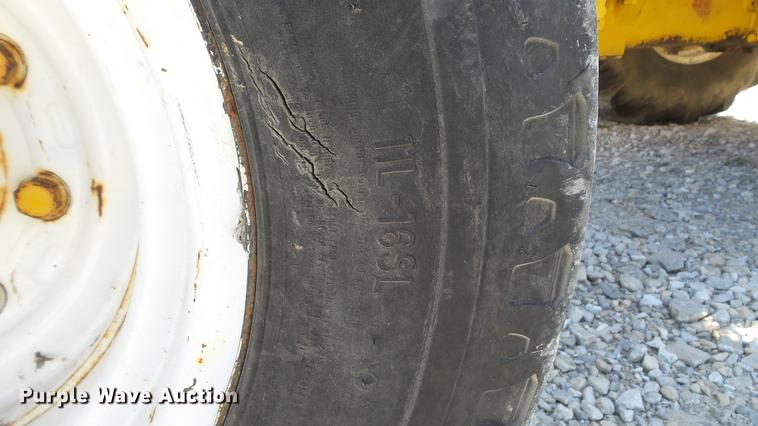 image for item DE4834 International 4500B forklift