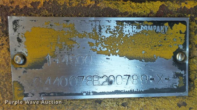 image for item DE4834 International 4500B forklift