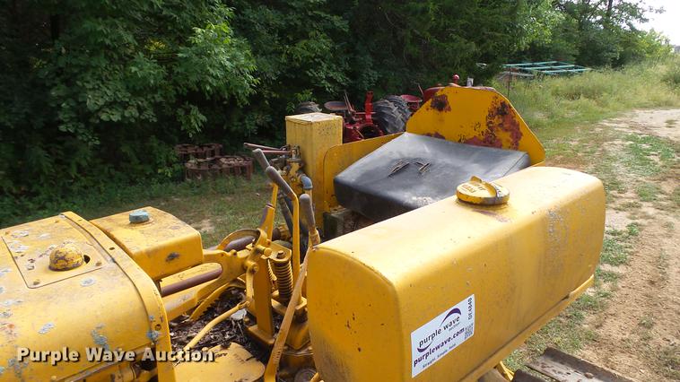 image for item DE4840 1936 Caterpillar RD4 crawler tractor