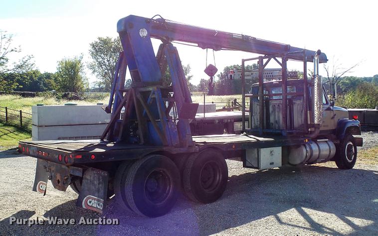 image for item DE4882 1978 International S2500 crane truck