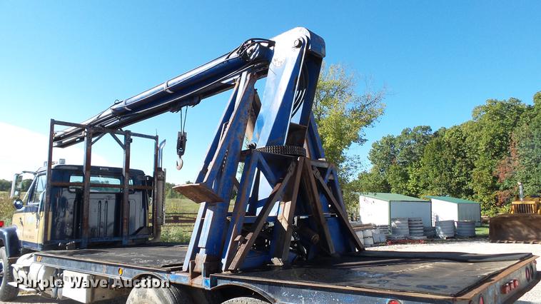 image for item DE4882 1978 International S2500 crane truck