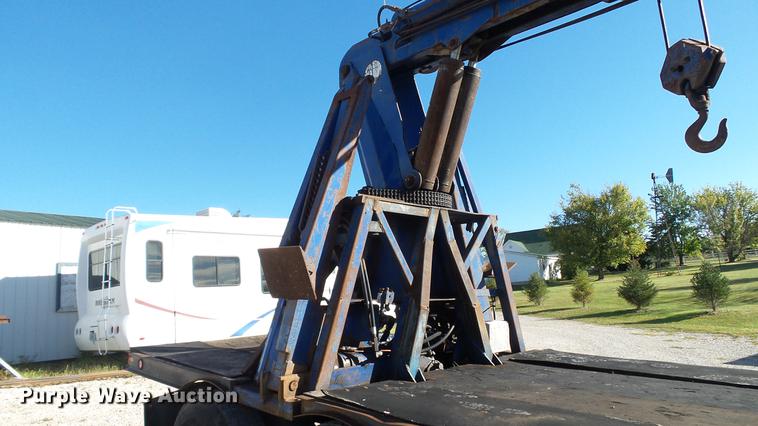 image for item DE4882 1978 International S2500 crane truck