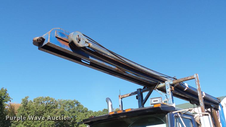 image for item DE4882 1978 International S2500 crane truck
