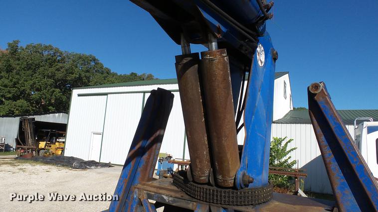 image for item DE4882 1978 International S2500 crane truck