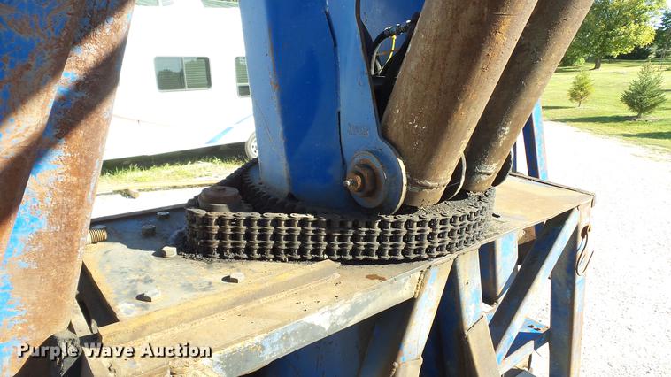 image for item DE4882 1978 International S2500 crane truck