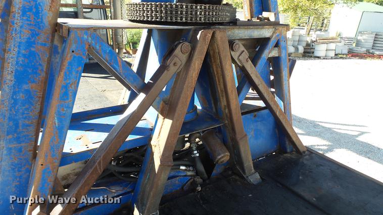 image for item DE4882 1978 International S2500 crane truck