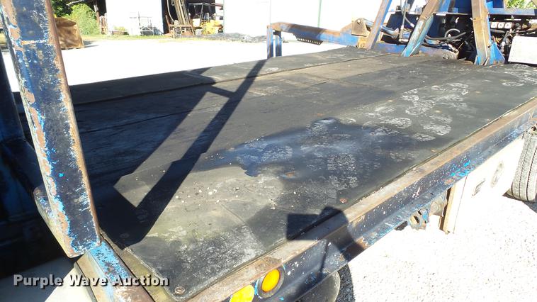 image for item DE4882 1978 International S2500 crane truck