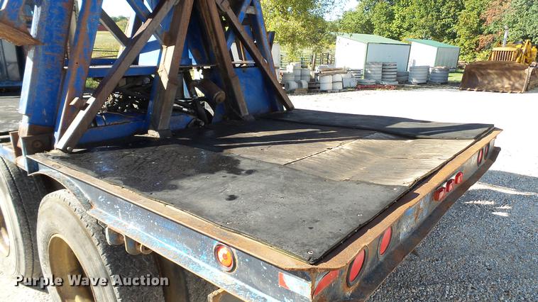 image for item DE4882 1978 International S2500 crane truck