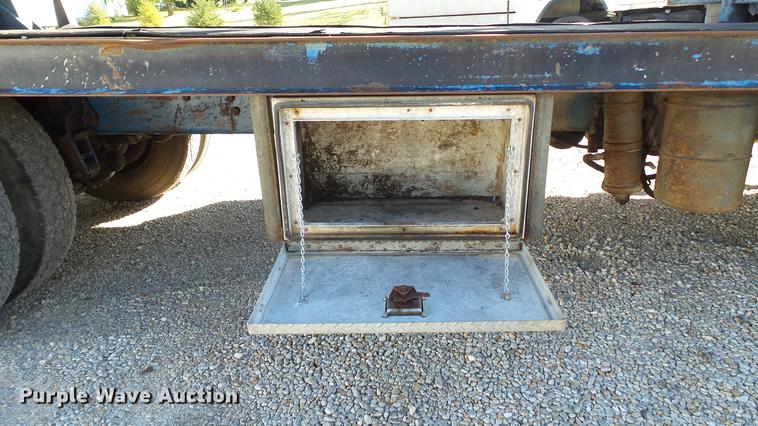 image for item DE4882 1978 International S2500 crane truck